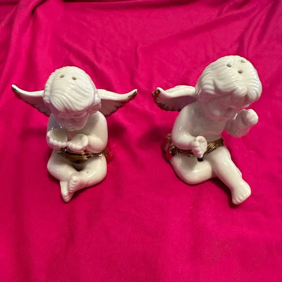 Salt and Pepper Shakers - Cherubs. - Picture 2 of 10